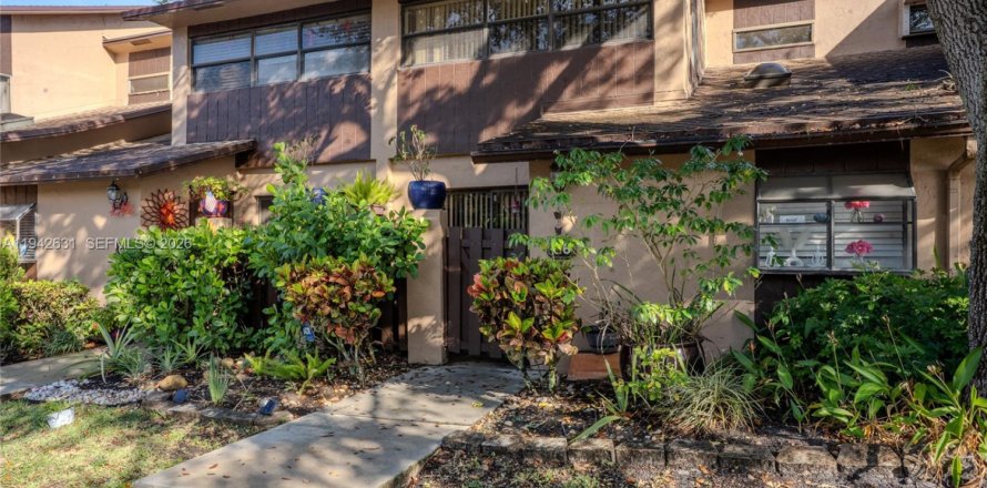 Таунхаус в Тамарак, Флорида 3 спальни, 121.79м2 № 2008902