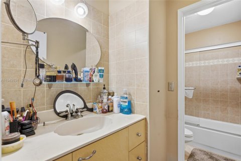 Купить таунхаус в Тамарак, Флорида 3 спальни, 121.79м2, № 2008902 - фото 20