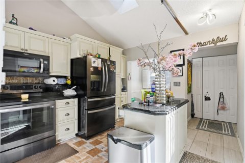 Купить таунхаус в Тамарак, Флорида 3 спальни, 121.79м2, № 2008902 - фото 3