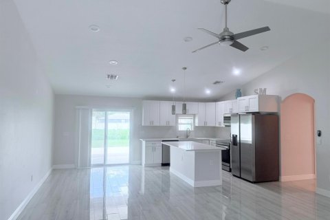 Villa ou maison à louer à Port St. Lucie, Floride: 3 chambres, 154.68 m2 № 2386957 - photo 16