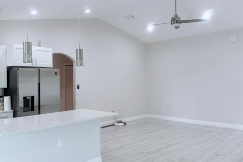 Villa ou maison à louer à Port St. Lucie, Floride: 3 chambres, 154.68 m2 № 2386957 - photo 11