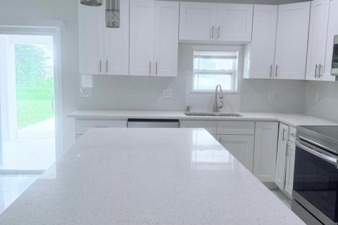 Villa ou maison à louer à Port St. Lucie, Floride: 3 chambres, 154.68 m2 № 2386957 - photo 18