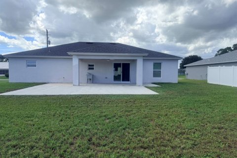 Villa ou maison à louer à Port St. Lucie, Floride: 3 chambres, 154.68 m2 № 2386957 - photo 3