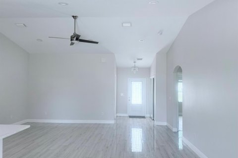 Villa ou maison à louer à Port St. Lucie, Floride: 3 chambres, 154.68 m2 № 2386957 - photo 14