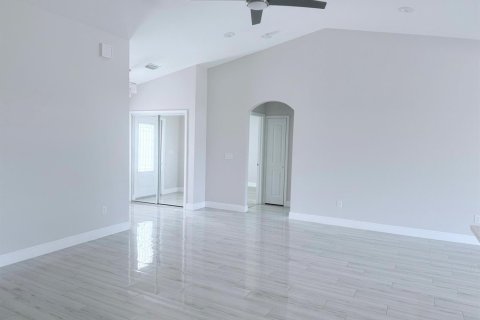Villa ou maison à louer à Port St. Lucie, Floride: 3 chambres, 154.68 m2 № 2386957 - photo 20
