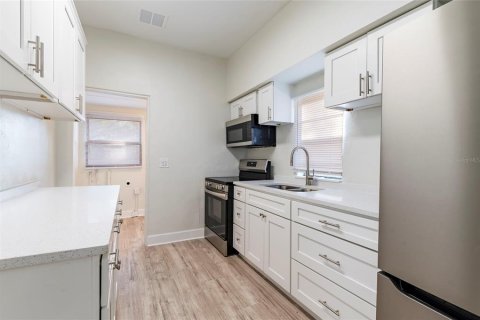 Villa ou maison à vendre à Saint Petersburg, Floride: 2 chambres, 68.84 m2 № 1551920 - photo 10