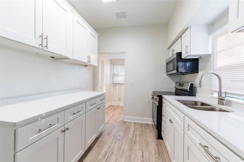 Villa ou maison à vendre à Saint Petersburg, Floride: 2 chambres, 68.84 m2 № 1551920 - photo 11