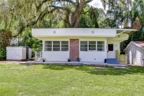 House in Zephyrhills, Florida 2 bedrooms, 62.62 sq.m. № 2258801