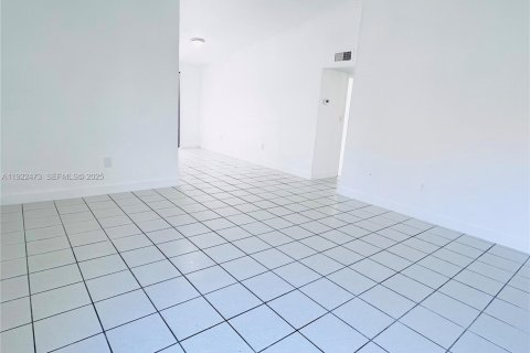 Touwnhouse à louer à Homestead, Floride: 3 chambres, 111.48 m2 № 1977140 - photo 5