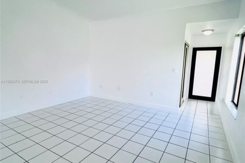 Touwnhouse à louer à Homestead, Floride: 3 chambres, 111.48 m2 № 1977140 - photo 2