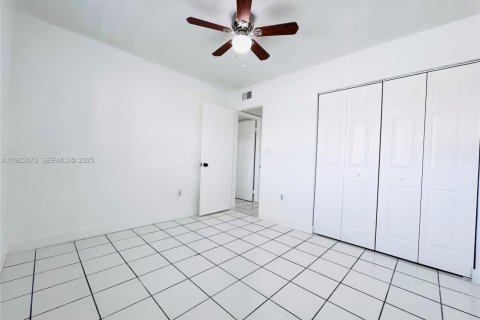 Touwnhouse à louer à Homestead, Floride: 3 chambres, 111.48 m2 № 1977140 - photo 11