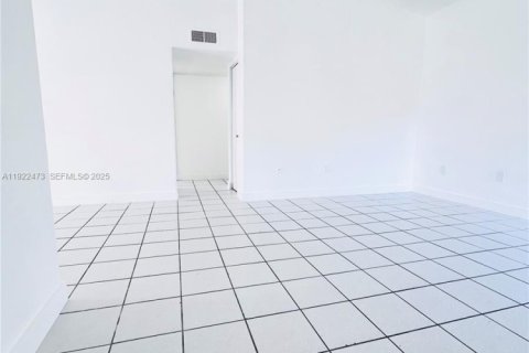 Touwnhouse à louer à Homestead, Floride: 3 chambres, 111.48 m2 № 1977140 - photo 14