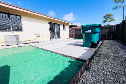 Touwnhouse à louer à Homestead, Floride: 3 chambres, 111.48 m2 № 1977140 - photo 17
