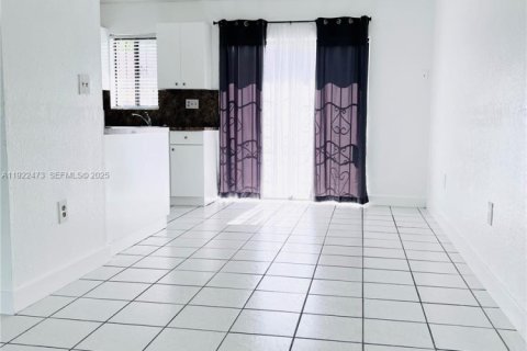 Touwnhouse à louer à Homestead, Floride: 3 chambres, 111.48 m2 № 1977140 - photo 4