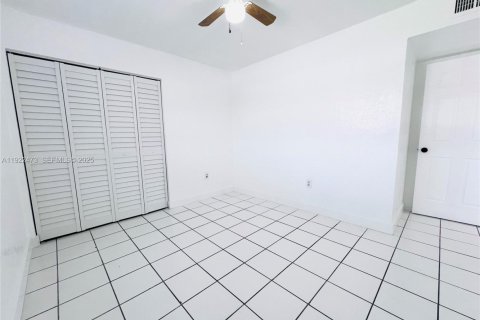 Touwnhouse à louer à Homestead, Floride: 3 chambres, 111.48 m2 № 1977140 - photo 13