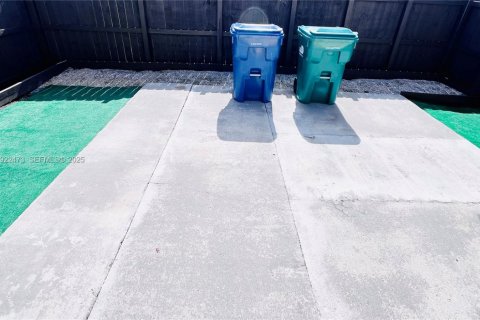 Touwnhouse à louer à Homestead, Floride: 3 chambres, 111.48 m2 № 1977140 - photo 16