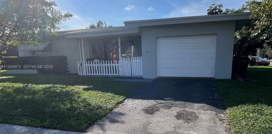 Дом в Дания-Бич, Флорида 2 спальни, 121.05м2 № 1985843