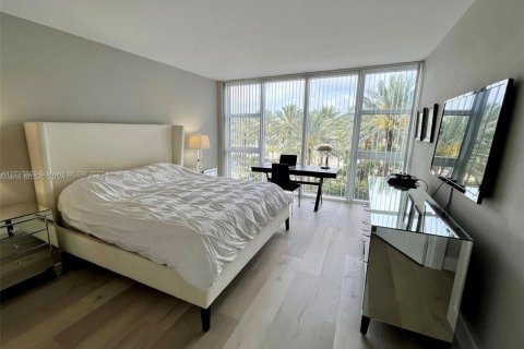 Condo in Bal Harbour, Florida, 2 bedrooms № 1985488 - photo 10