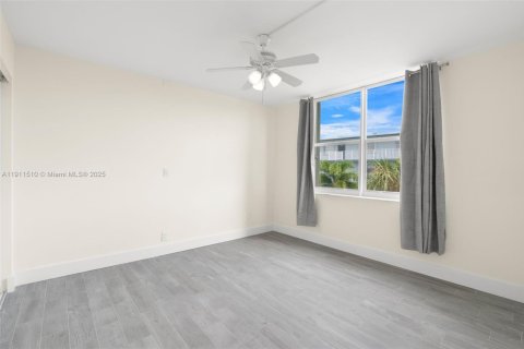 Condominio en venta en Margate, Florida, 2 dormitorios, 92.9 m2 № 1969433 - foto 18