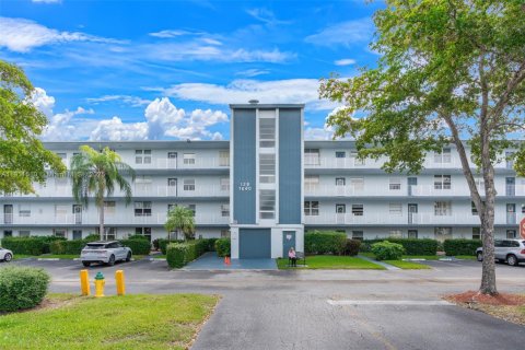 Condominio en venta en Margate, Florida, 2 dormitorios, 92.9 m2 № 1969433 - foto 1