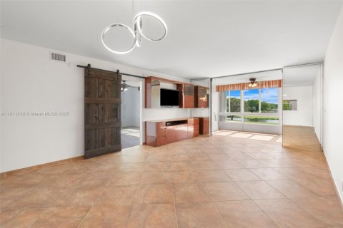 Condominio en venta en Margate, Florida, 2 dormitorios, 92.9 m2 № 1969433 - foto 10