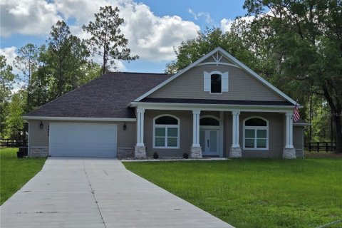 House in Dunnellon, Florida 3 bedrooms, 206.24 sq.m. № 2199638