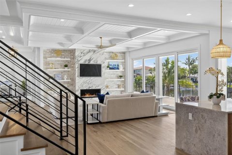 Villa ou maison à vendre à Saint Petersburg, Floride: 5 chambres, 401.06 m2 № 1827025 - photo 5
