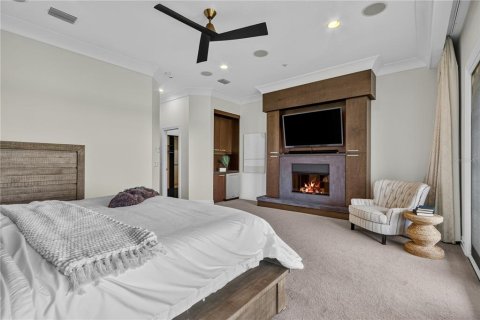 Townhouse in Saint Petersburg, Florida 4 bedrooms, 335.1 sq.m. № 2235547 - photo 23