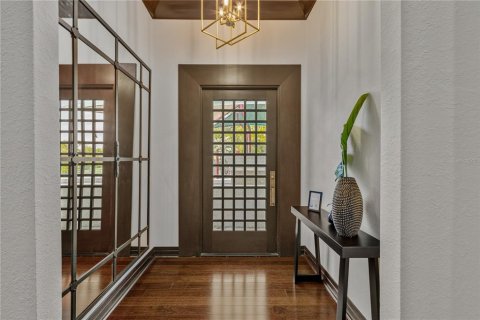 Townhouse in Saint Petersburg, Florida 4 bedrooms, 335.1 sq.m. № 2235547 - photo 8