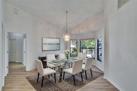 Casa en alquiler en Sun City Center, Florida, 3 dormitorios, 180.14 m2 № 1644447 - foto 5