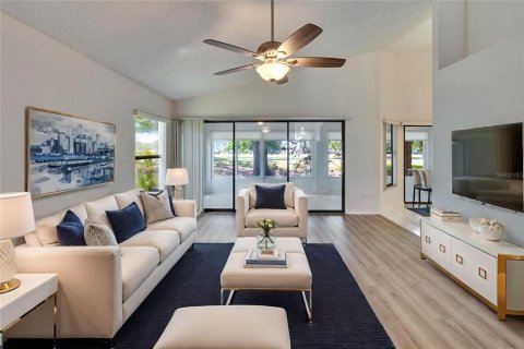 Casa en alquiler en Sun City Center, Florida, 3 dormitorios, 180.14 m2 № 1644447 - foto 4
