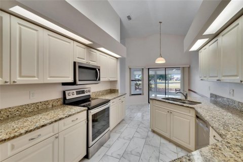 Casa en alquiler en Sun City Center, Florida, 3 dormitorios, 180.14 m2 № 1644447 - foto 9