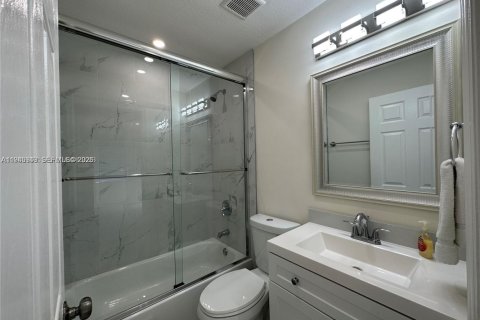 Touwnhouse à louer à Miami, Floride: 3 chambres, 239.69 m2 № 2002542 - photo 6