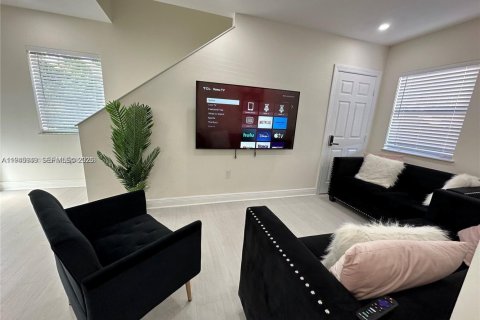 Touwnhouse à louer à Miami, Floride: 3 chambres, 239.69 m2 № 2002542 - photo 19