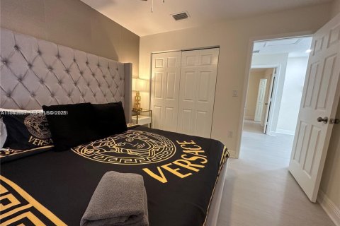 Touwnhouse à louer à Miami, Floride: 3 chambres, 239.69 m2 № 2002542 - photo 7