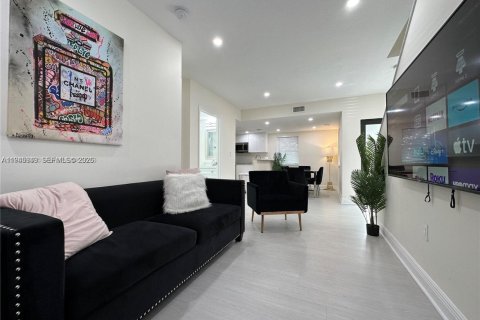 Touwnhouse à louer à Miami, Floride: 3 chambres, 239.69 m2 № 2002542 - photo 15