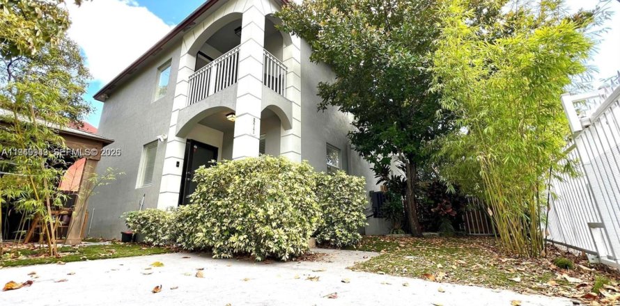 Touwnhouse à Miami, Floride 3 chambres, 239.69 m2 № 2002542