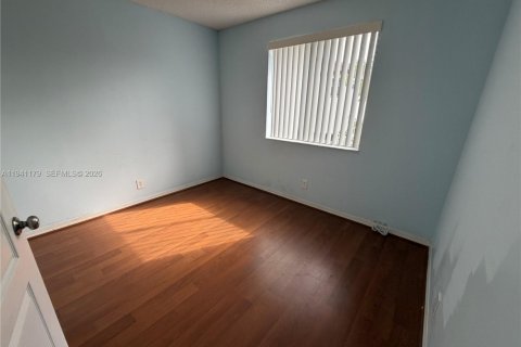 Townhouse in Miami, Florida 3 bedrooms, 108.7 sq.m. № 1998342 - photo 24