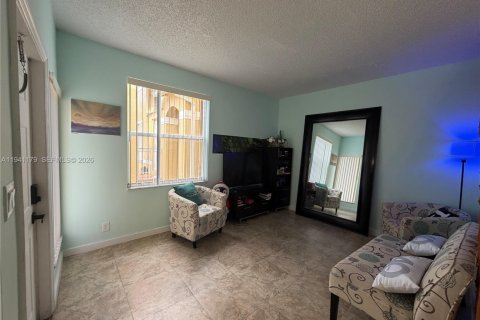 Townhouse in Miami, Florida 3 bedrooms, 108.7 sq.m. № 1998342 - photo 30