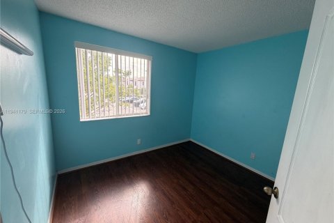 Townhouse in Miami, Florida 3 bedrooms, 108.7 sq.m. № 1998342 - photo 27