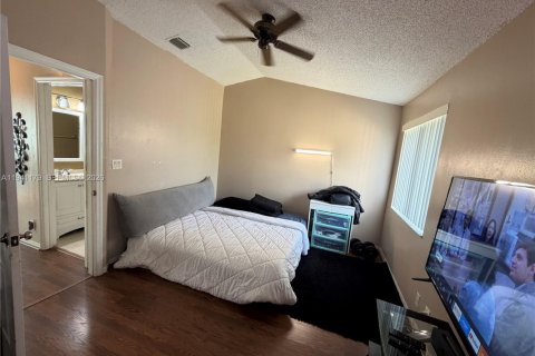 Townhouse in Miami, Florida 3 bedrooms, 108.7 sq.m. № 1998342 - photo 17