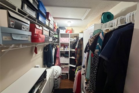 Townhouse in Miami, Florida 3 bedrooms, 108.7 sq.m. № 1998342 - photo 19