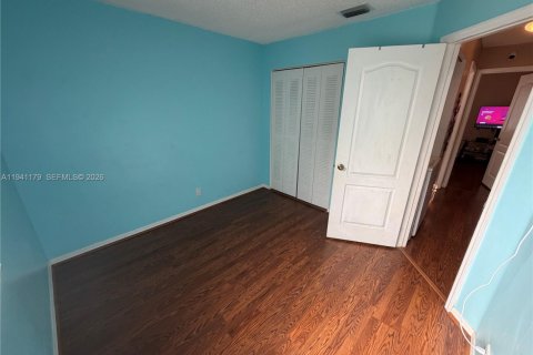 Townhouse in Miami, Florida 3 bedrooms, 108.7 sq.m. № 1998342 - photo 28