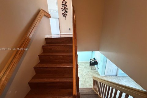 Townhouse in Miami, Florida 3 bedrooms, 108.7 sq.m. № 1998342 - photo 10