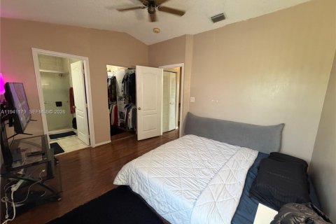 Townhouse in Miami, Florida 3 bedrooms, 108.7 sq.m. № 1998342 - photo 18