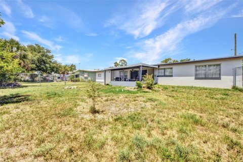 House in Port Charlotte, Florida 3 bedrooms, 109.9 sq.m. № 1740504 - photo 23