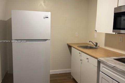 Commercial property in Miami, Florida 1 bedroom, 108.7 sq.m. № 2042085 - photo 7