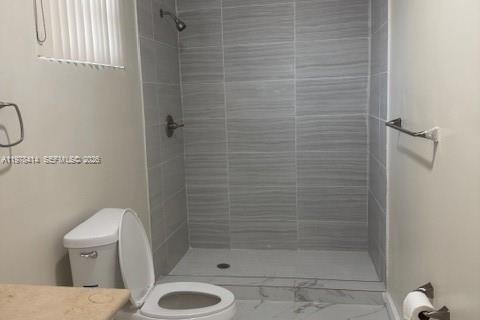 Commercial property in Miami, Florida 1 bedroom, 108.7 sq.m. № 2042085 - photo 4