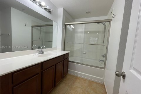 Снять в аренду квартиру в Дорал, Флорида 3 спальни, 112.13м2, № 2005900 - фото 6