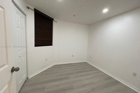 Снять в аренду квартиру в Дорал, Флорида 3 спальни, 112.13м2, № 2005900 - фото 9